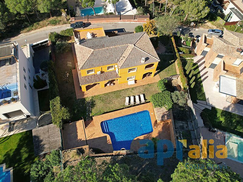 Exclusive luxury residence in the heart of the Costa Brava, has tourist licence