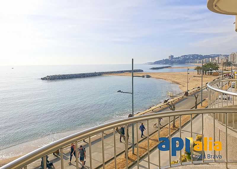 SEA FRONT APARTMENT - GREAT VIEWS
