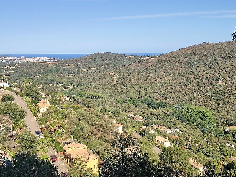 Grundstück in Calonge, freistehendes Haus mit Meer- und Bergblick zu bauen