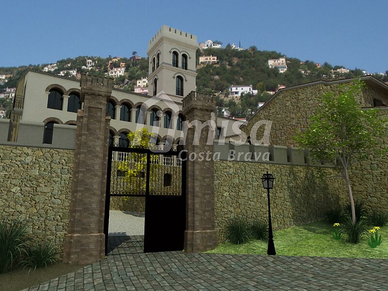 Beautiful 19th century castle 3 km from the beach and with 11,000 m2 in Calonge.
