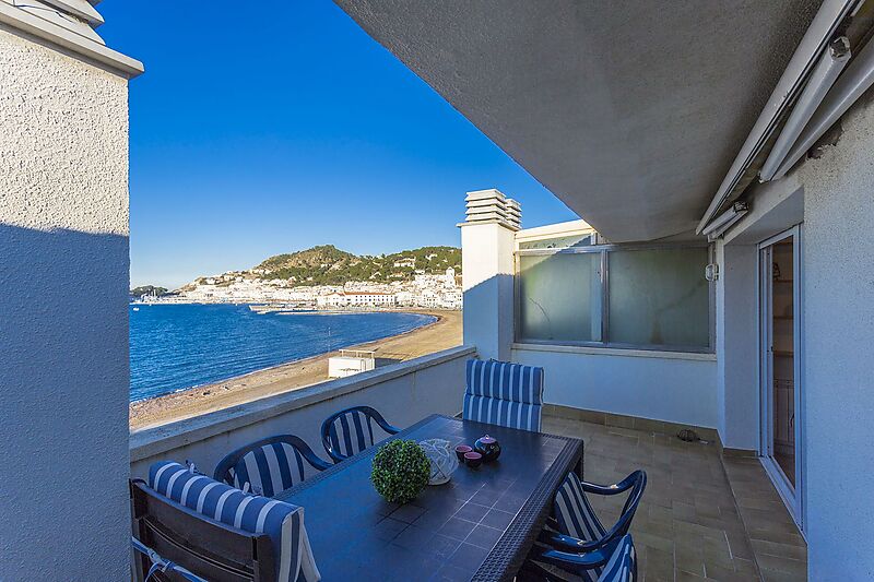 Magnificent Penthouse on the seafront with spectacular views