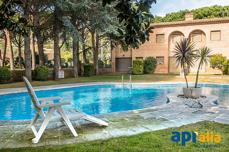 Lovely family townhouse with a pool near Sant Antoni de Calonge