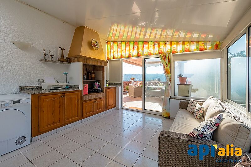 Maison avec un appartement séparé parfait pour les familles avec piscine à seulement 5 minutes de la plage.
