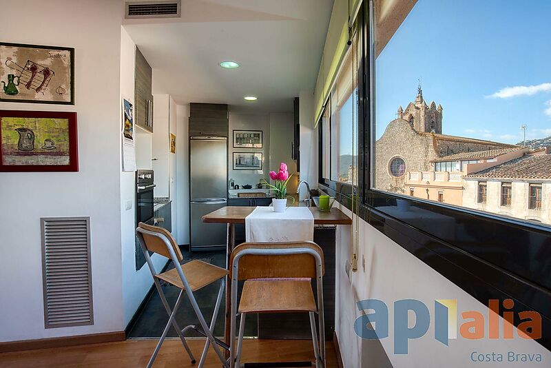 Duplex in the center of the village with direct lift access and sea view from the terrace