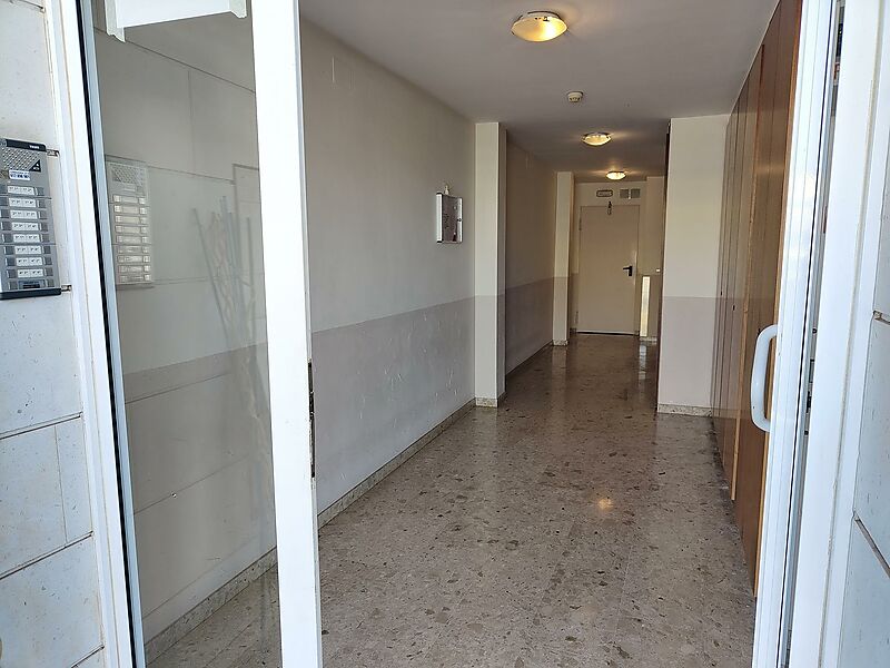 Two bedroom apartment in the center and 200 m from the beach