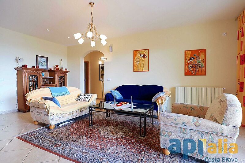 Casa amb piscina i vistes al mar a Santa Cristina d'Aro, amb apartaments separats