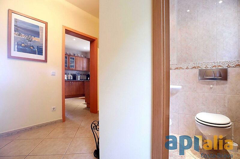 Casa amb piscina i vistes al mar a Santa Cristina d'Aro, amb apartaments separats