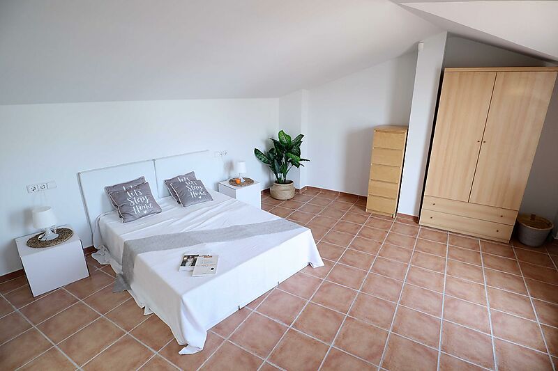 4-bedroom maisonette pool and parking in the center of Playa de Aro