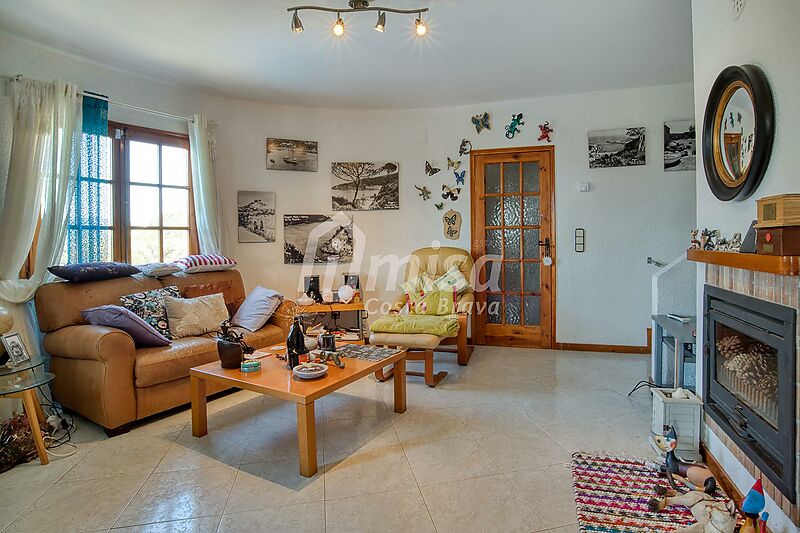 Cozy and spacious house with pool and garden in Calonge, ideal for 2 families