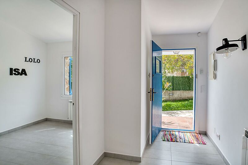 Preciosa casa de estilo mediterráneo con varias terrazas y jardín en la zona baja de Mas Ambros, cerca del centro de Calonge.