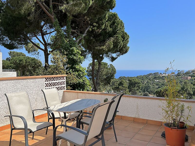 Villa mit separatem Apartment, Pool und Panoramablick auf das Meer in Calonge