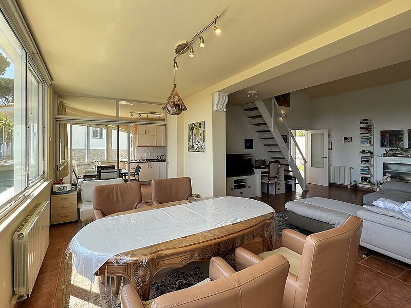 Villa mit separatem Apartment, Pool und Panoramablick auf das Meer in Calonge