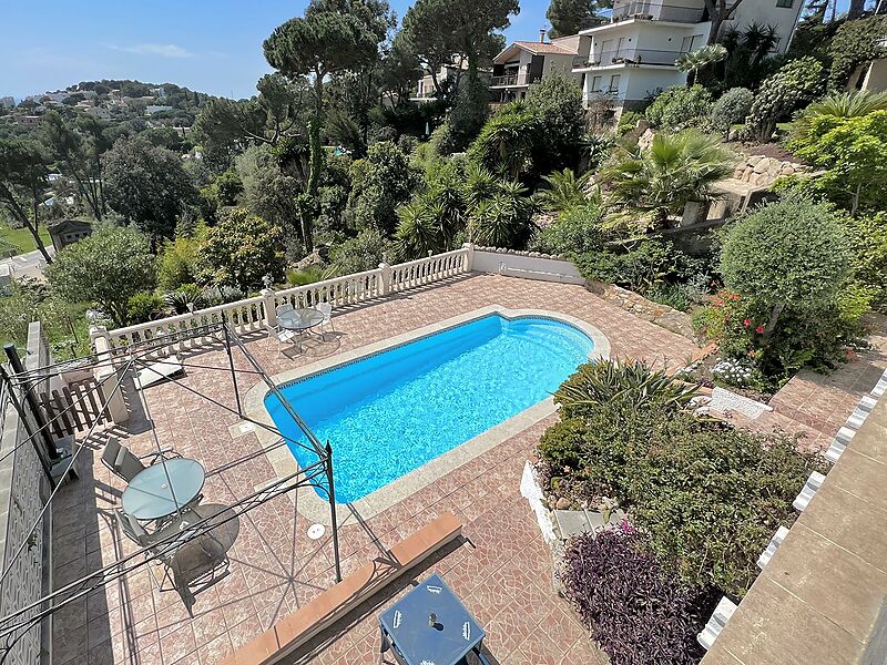 Villa mit separatem Apartment, Pool und Panoramablick auf das Meer in Calonge