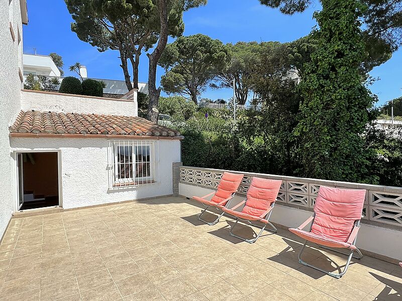 Villa mit separatem Apartment, Pool und Panoramablick auf das Meer in Calonge