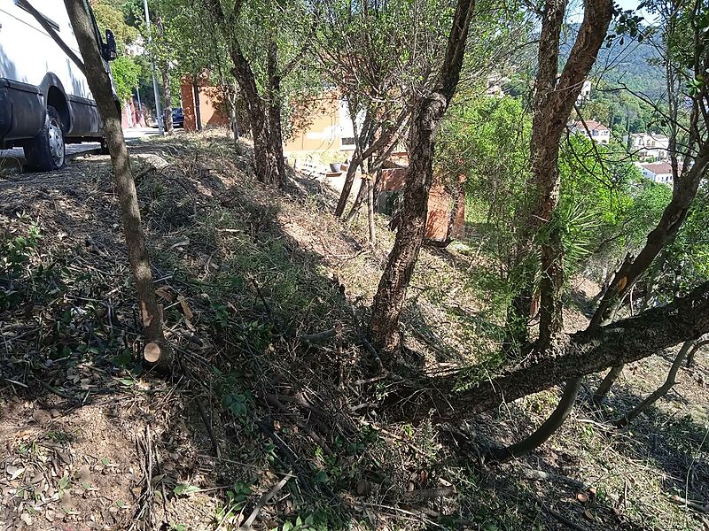 Parcela con vistas laterales al mar la urbanitzación Rio de Oro en Calonge