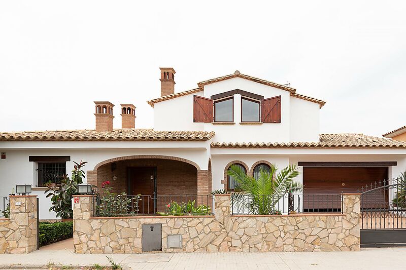 Charming villa in Mas Barceló, a short distance from the center of Calonge
