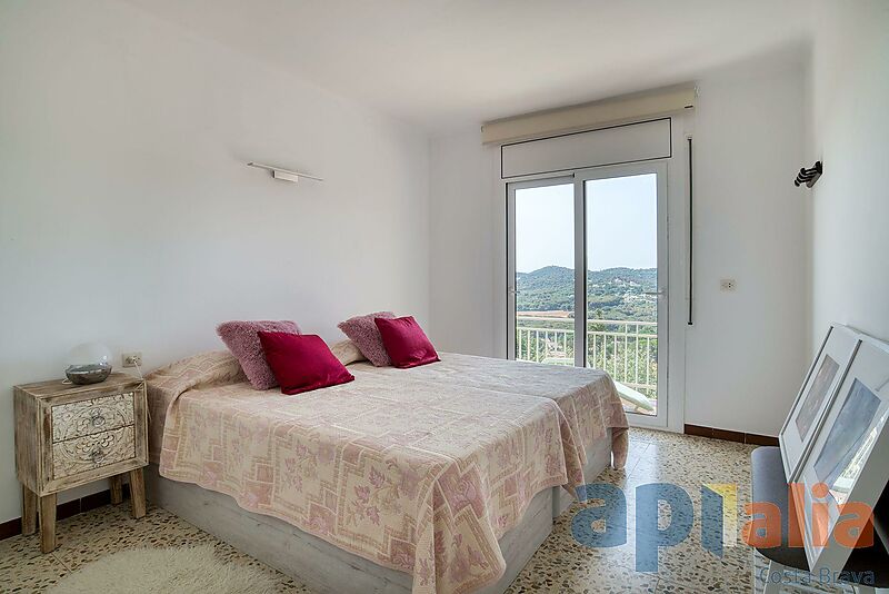 Very bright house with wide spaces and beautiful views