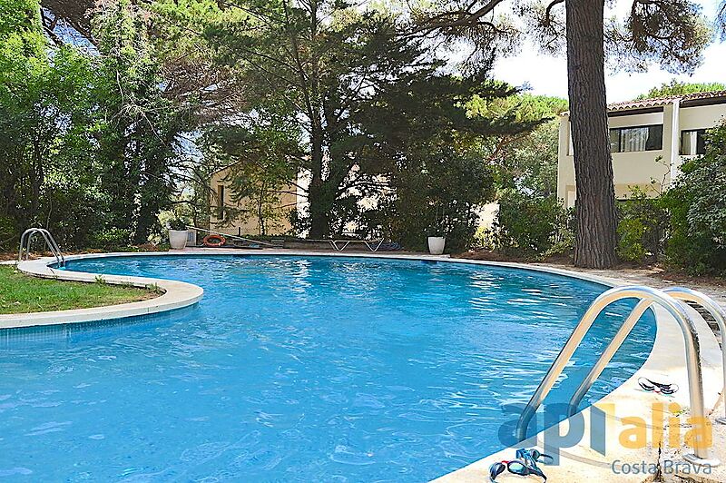Casa amb encant a la part baixa de la prestigiosa urbanització Golf Costa Brava