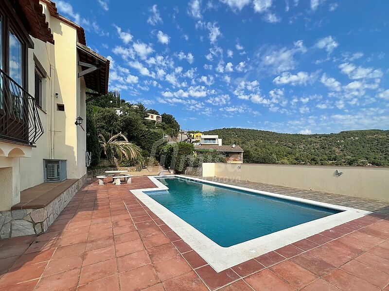 Magnífica casa amb vistes i piscina molt privada en un entorn tranquil a Calonge