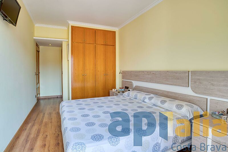 Apartment in der Avinguda Cataluña, im Herzen des Einkaufszentrums und 150 m vom Strand entfernt