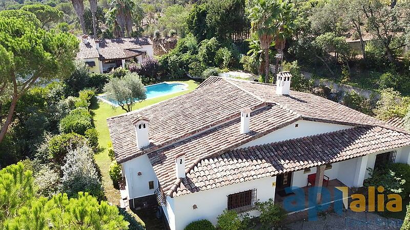 Belle maison de plain-pied située dans la prestigieuse urbanisation Golf Costa Brava, à Santa Cristina d`Aro