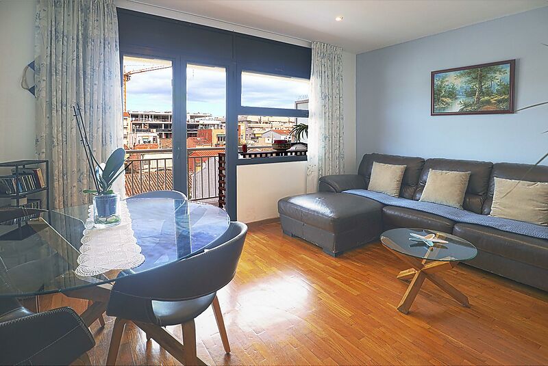 Apartment with terrace in building with elevator, second line of the sea in Sant Antoni de Calonge