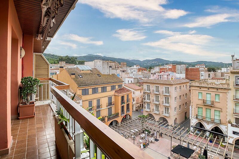 APARTMENT WITH TERRACE IN MARKET SQUARE - SANT FELIU DE GUIXOLS