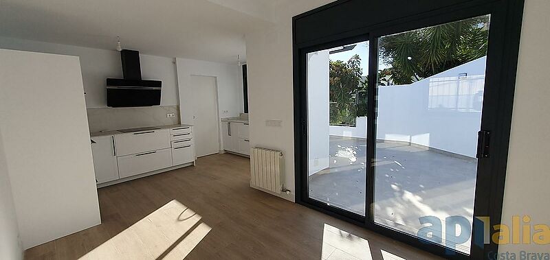 Renovated semi-detached house with terrace
