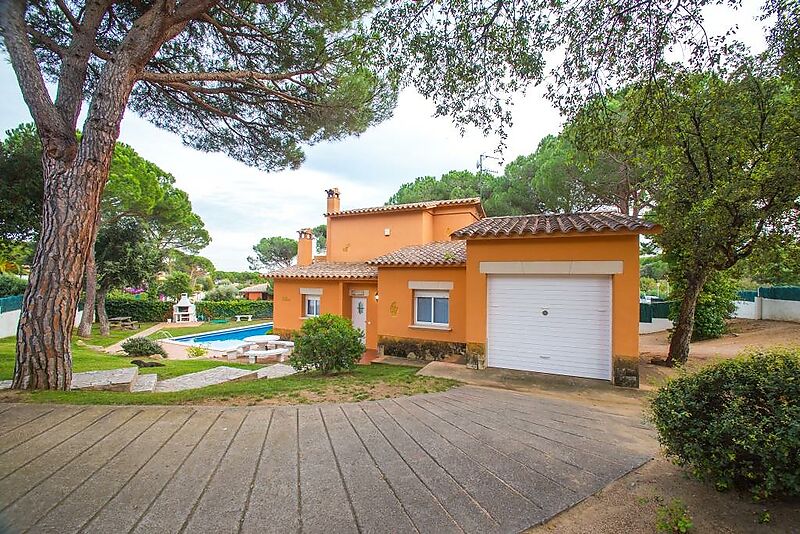 Villa mit Pool, 5 Minuten von Calonge und Platja d'Aro entfernt