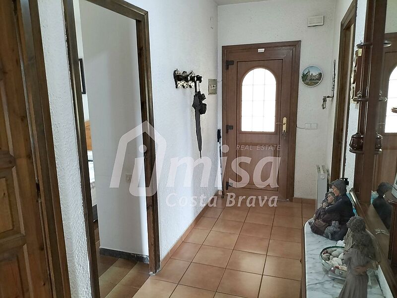 Haus mit 5 Schlafzimmern, Pool und viel Privatgrundstück