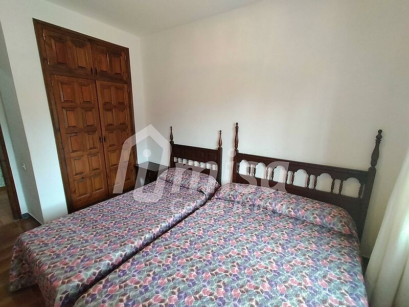 Haus mit 5 Schlafzimmern, Pool und viel Privatgrundstück