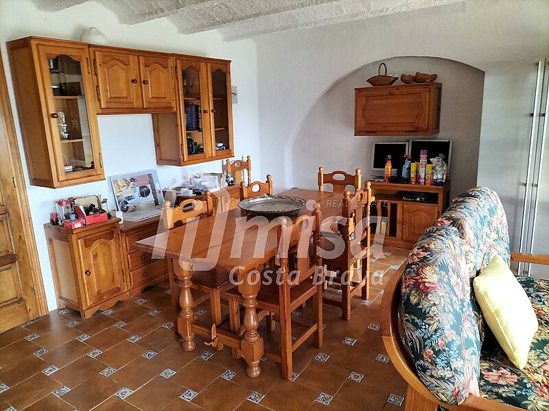 Haus mit 5 Schlafzimmern, Pool und viel Privatgrundstück