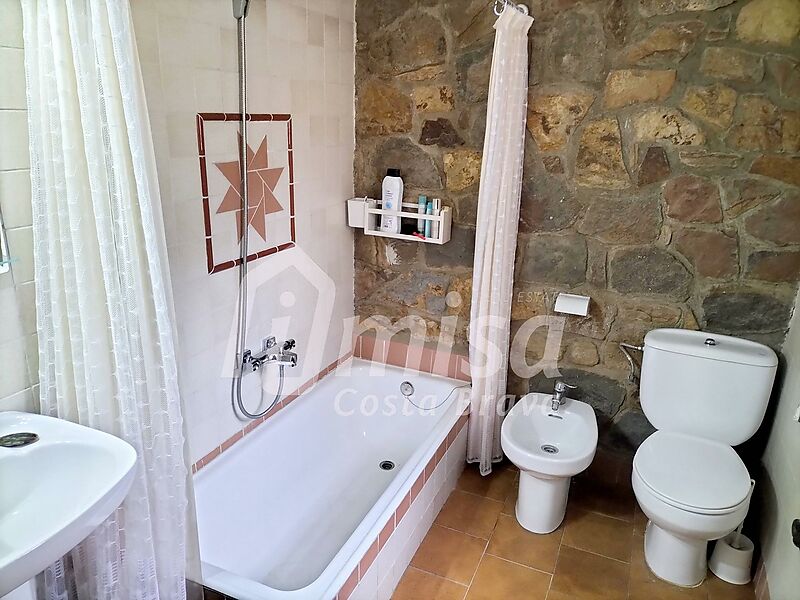Haus mit 5 Schlafzimmern, Pool und viel Privatgrundstück