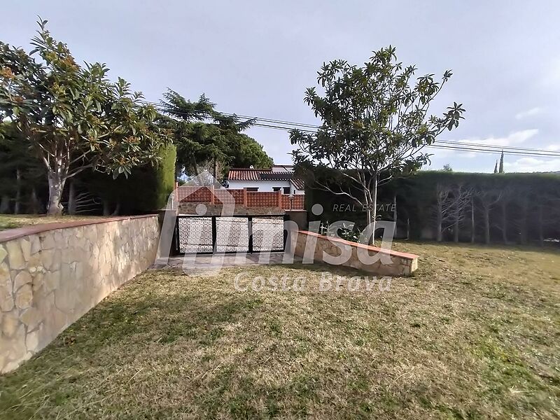 Haus mit 5 Schlafzimmern, Pool und viel Privatgrundstück