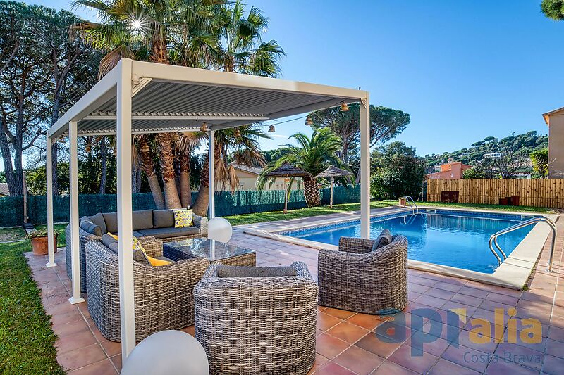Xalet en excel·lents condicions per a estil de vida tranquil alhora a prop de tots els serveis