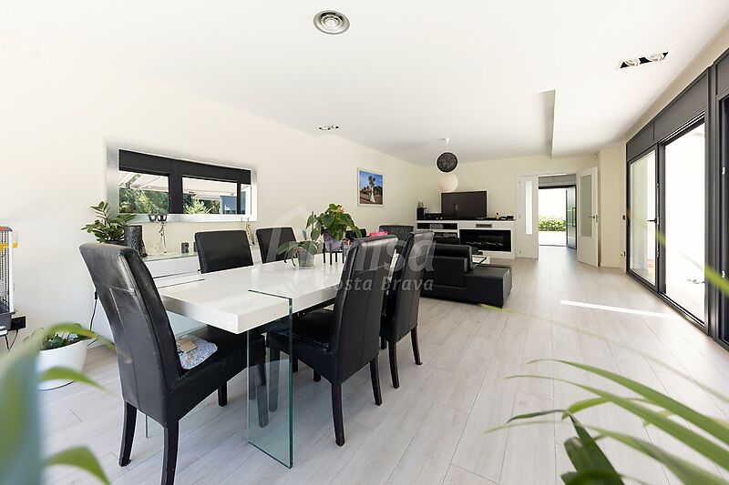 Fantastic modern villa in Calonge
