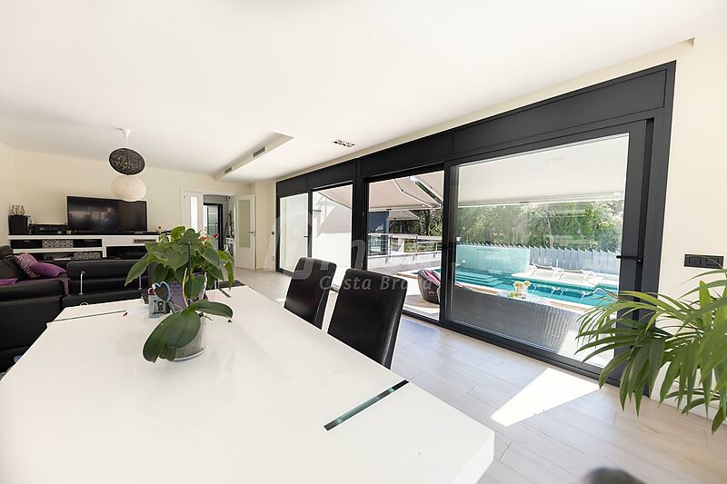 Fantastic modern villa in Calonge