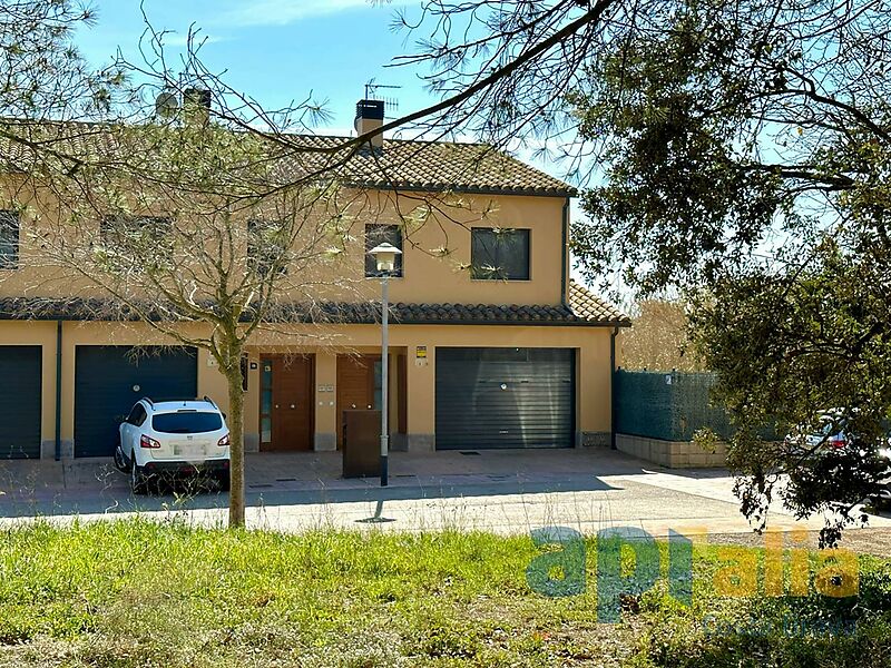 Maison jumelée à Palamós en excellent état, dans un endroit calme et à quelques pas de tous les services