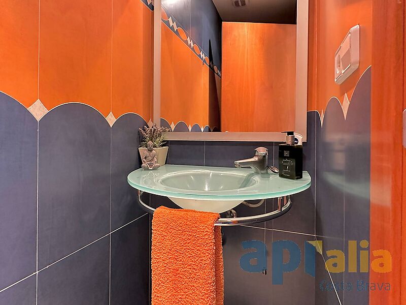 Maison jumelée à Palamós en excellent état, dans un endroit calme et à quelques pas de tous les services