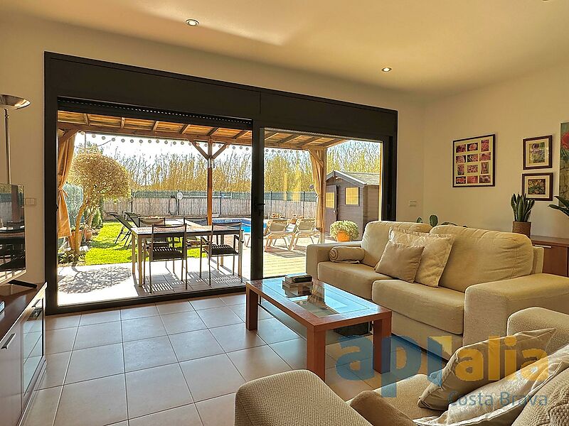 Maison jumelée à Palamós en excellent état, dans un endroit calme et à quelques pas de tous les services