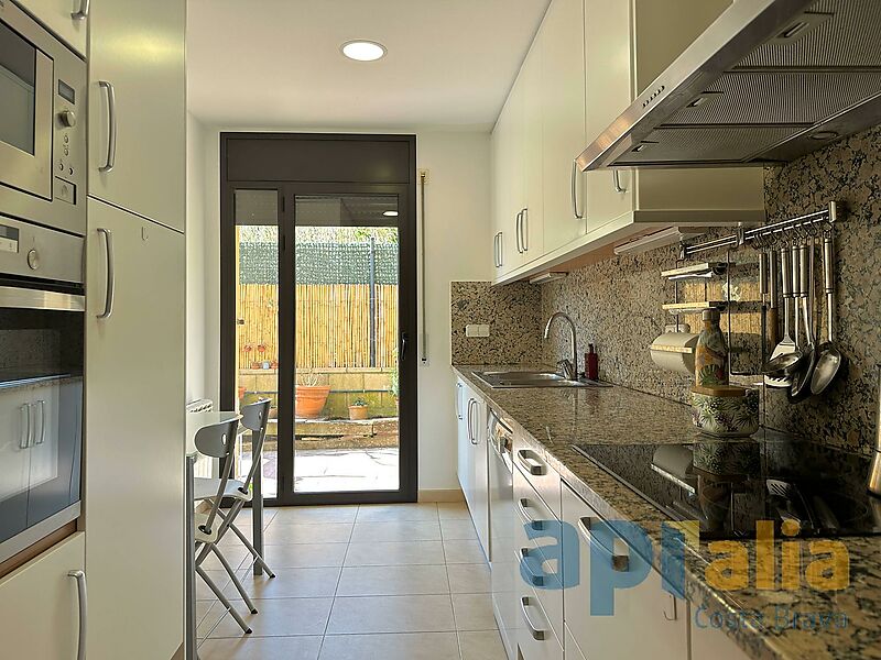 Maison jumelée à Palamós en excellent état, dans un endroit calme et à quelques pas de tous les services