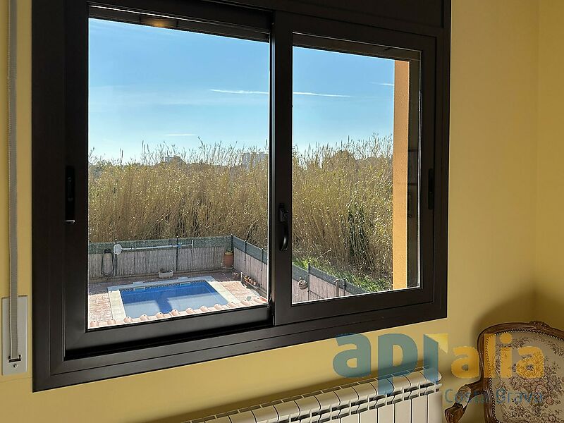 Maison jumelée à Palamós en excellent état, dans un endroit calme et à quelques pas de tous les services