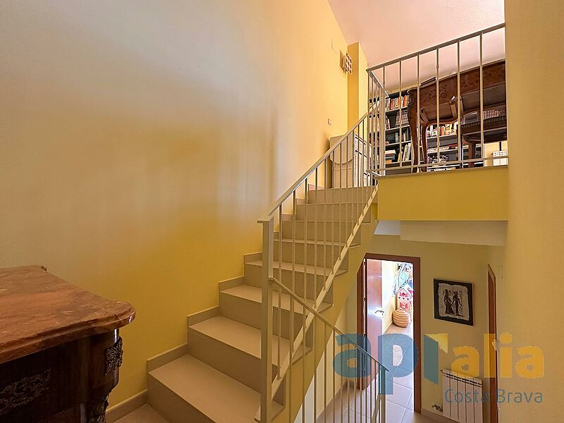 Maison jumelée à Palamós en excellent état, dans un endroit calme et à quelques pas de tous les services