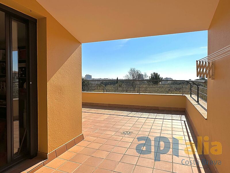 Maison jumelée à Palamós en excellent état, dans un endroit calme et à quelques pas de tous les services