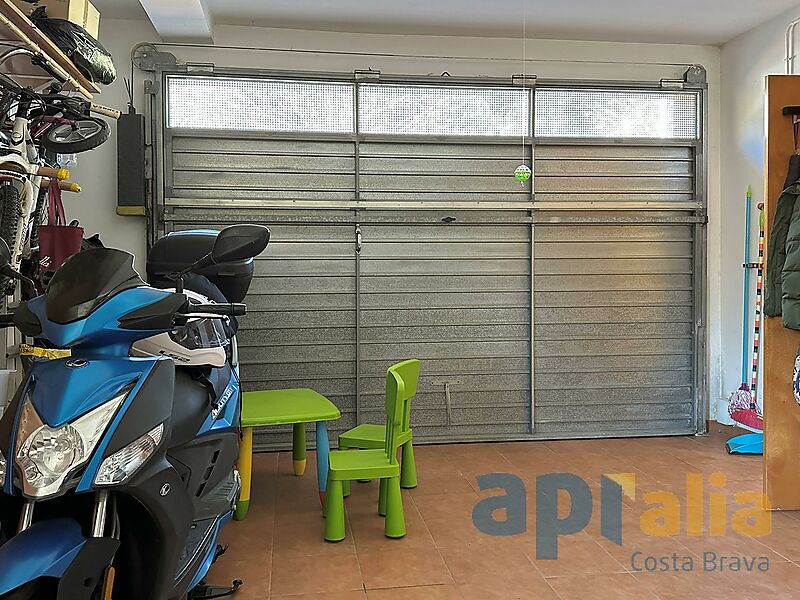 Maison jumelée à Palamós en excellent état, dans un endroit calme et à quelques pas de tous les services