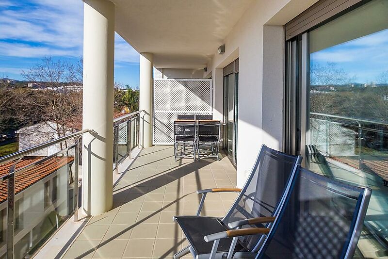 Nice apartment with views in port