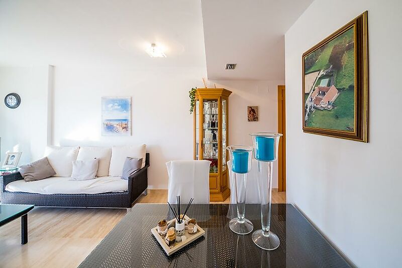 Nice apartment with views in port