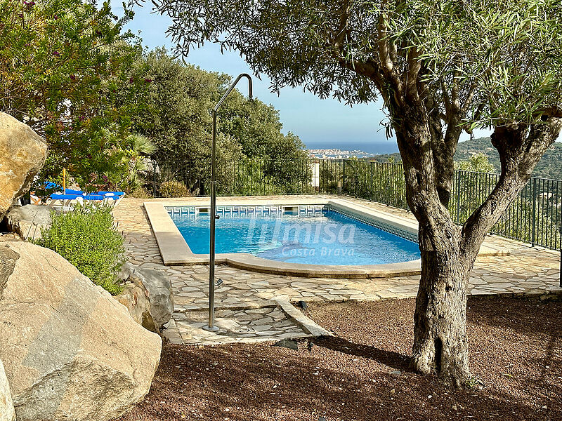 Mediterranean villa with spectacular views and pool