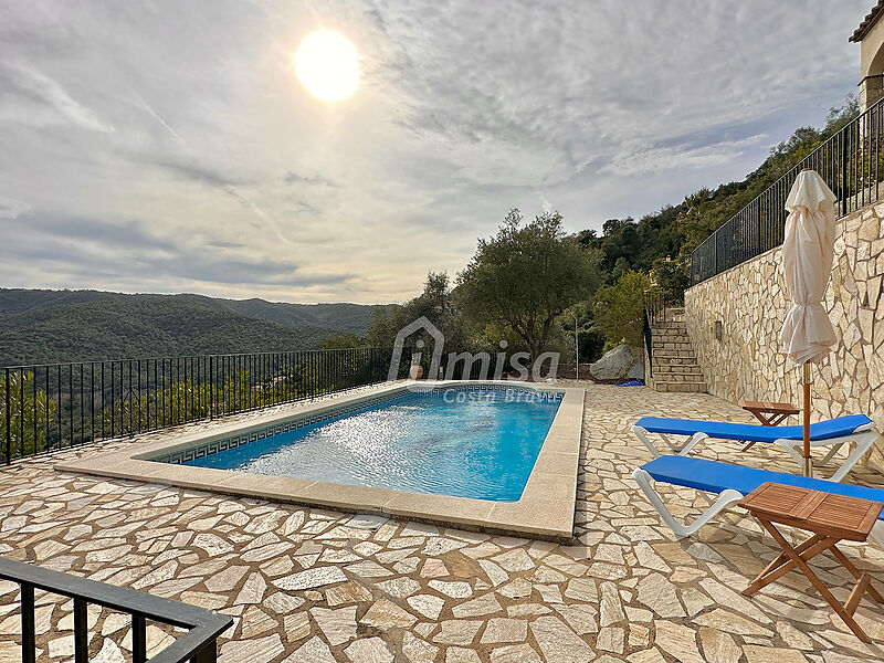 Mediterranean villa with spectacular views and pool