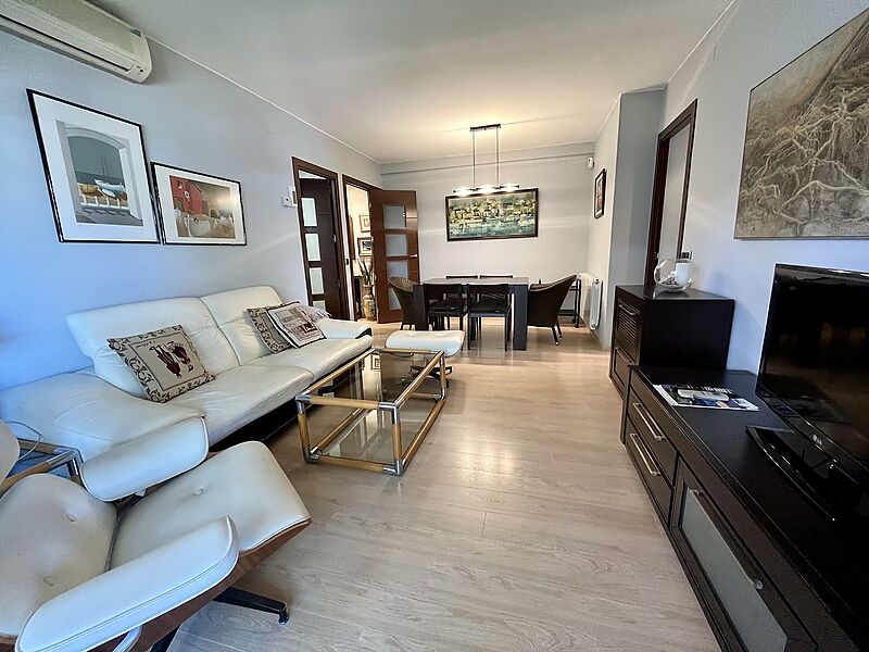 Apartment in the center of Playa de Aro with pool and parking